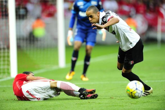 Santa Cruz perde pontos no Brasileirão 2016 por atraso salarial Carlos Macedo/Agencia RBS