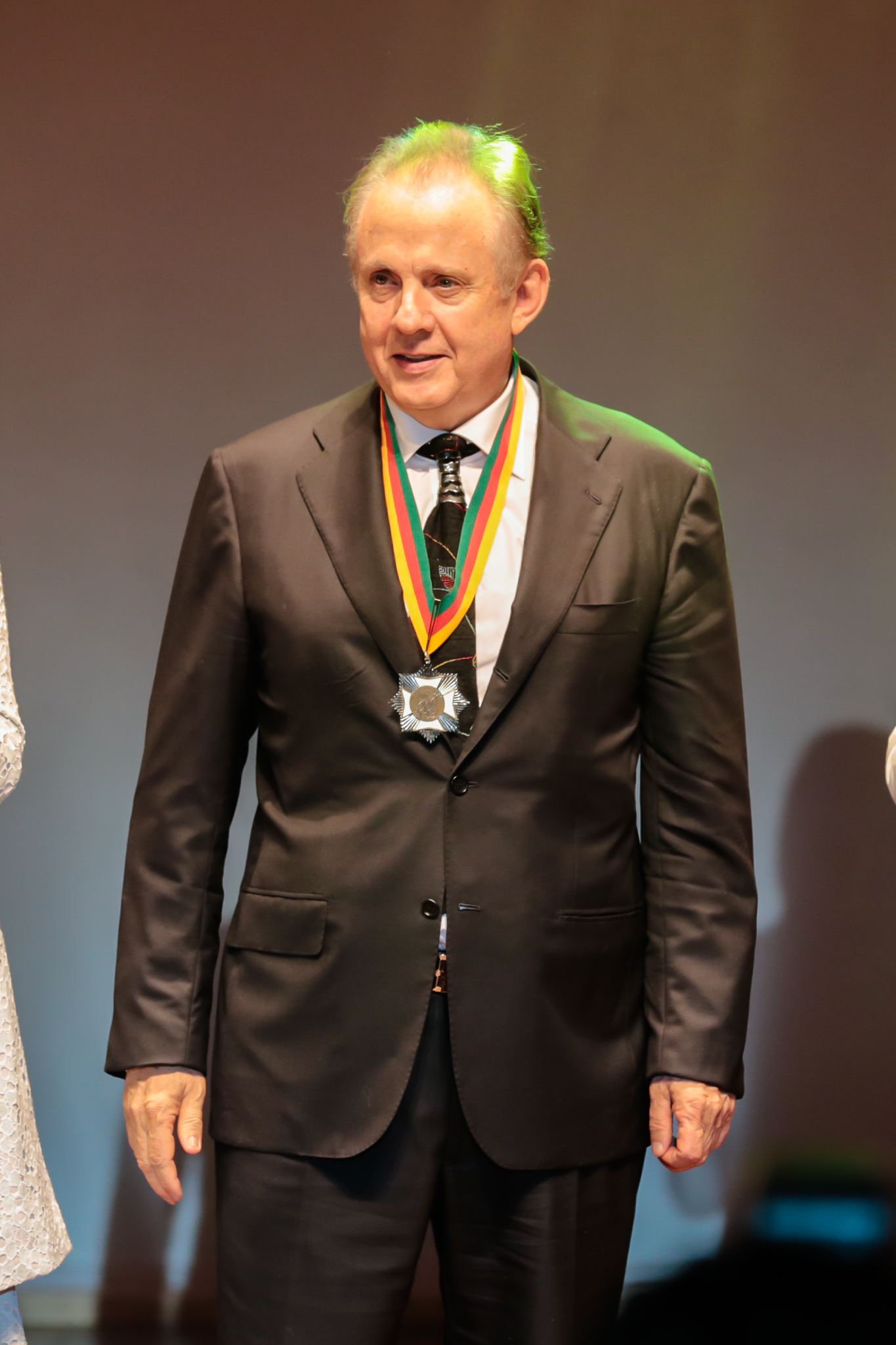 Alexandre Grendene recebe medalha Mérito Farroupilha - Coluna Rede