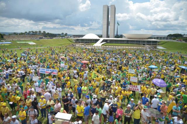 Resultado de imagem para MANIFESTAÇÃO DE 04/12 ZERO HORA