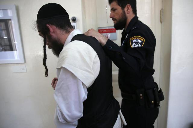 Polícia prende 22 judeus ultraortodoxos por suspeita de abuso sexual em Israel MENAHEM KAHANA/AFP