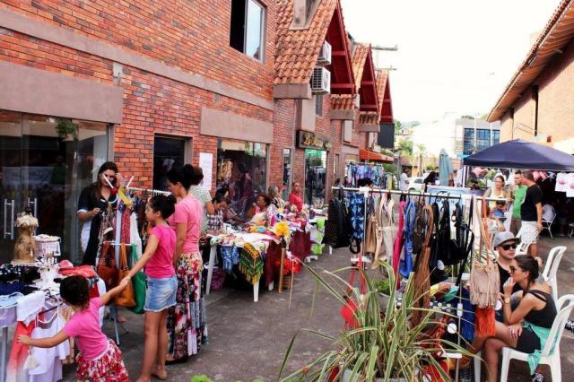 Evento com feira de moda e artesanato será realizado todo m u00eas na zona sul de Porto Alegre Papel De Parede Adesivo Homem Aranha ~ Evento com feira de moda e artesanato será realizado todo m u00eas na zona sul de Porto Alegre