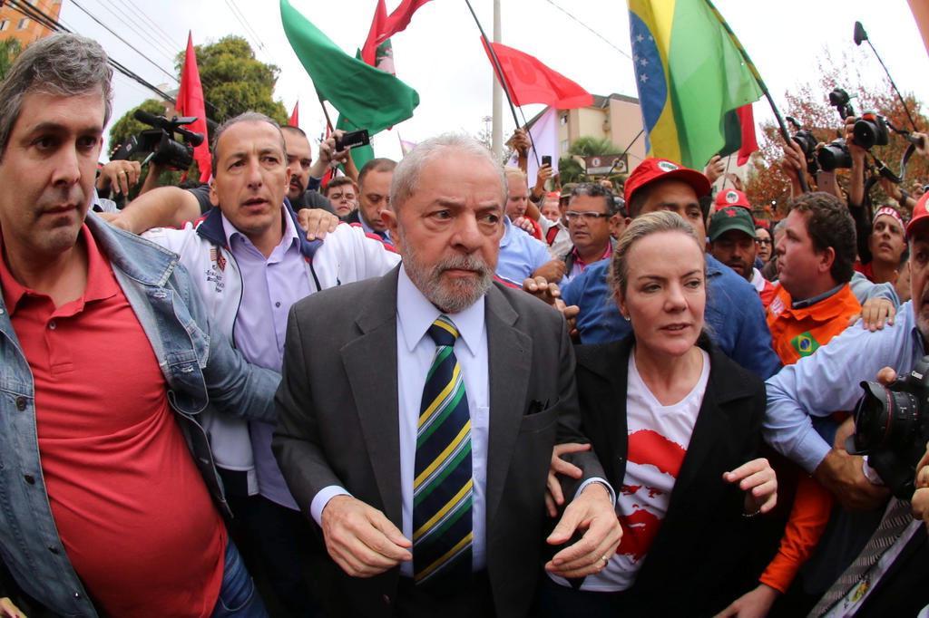 Policiais federais dizem que vão processar Lula por insinuar 