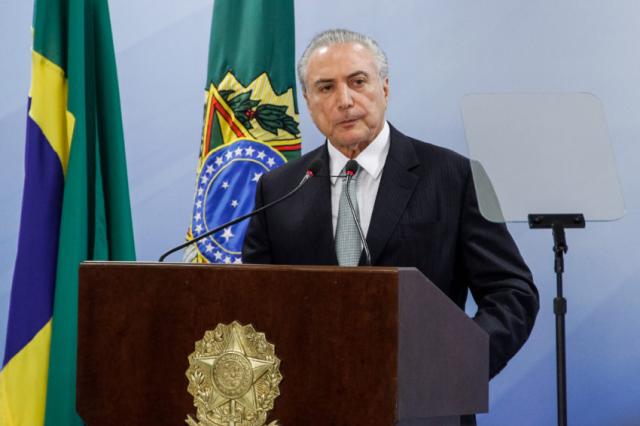 Resultado de imagem para Temer tem reuniaõ com as forças armadas