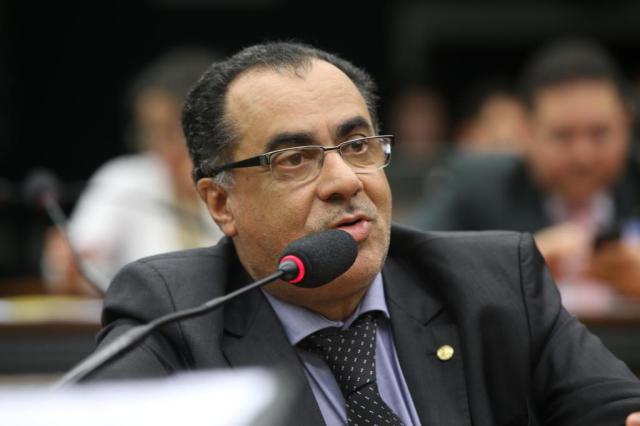 Justiça autoriza deputado federal preso a exercer mandato durante o dia Thyago Marcel/Câmara dos Deputados Justiça autoriza deputado federal preso a exercer mandato durante o dia Thyago Marcel/Câmara dos Deputados