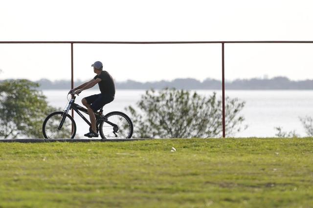 Sábado registrará último dia de calor e abafamento da semana no RS Isadora Neumann/Agência RBS Sábado registrará último dia de calor e abafamento da semana no RS Isadora Neumann/Agência RBS