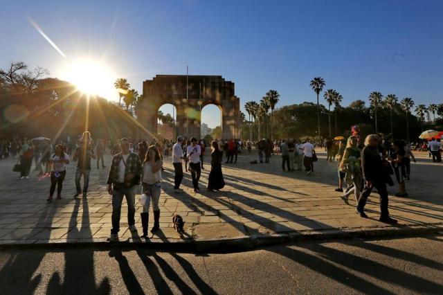 Segunda-feira terá tempo firme e máxima de 30ºC no RS André Feltes/Especial Segunda-feira terá tempo firme e máxima de 30ºC no RS André Feltes/Especial