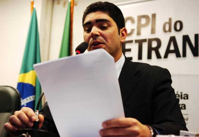 O diálogo que abalou o Estado Daniel Marenco / O diálogo que abalou o Estado Daniel Marenco /