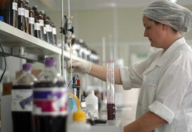 Fábrica em Santa Maria investe na produção do refrigerante Grapette Charles Guerra / Fábrica em Santa Maria investe na produção do refrigerante Grapette Charles Guerra /