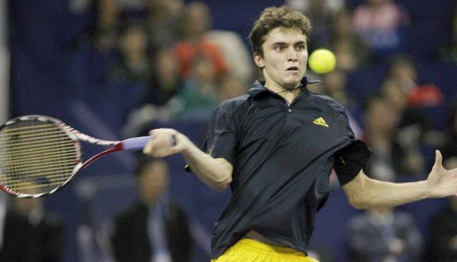 Simon vence Stepanek e torce por derrota de Federer para avançar na Masters Oliver Weiken, EFE / Simon vence Stepanek e torce por derrota de Federer para avançar na Masters Oliver Weiken, EFE /