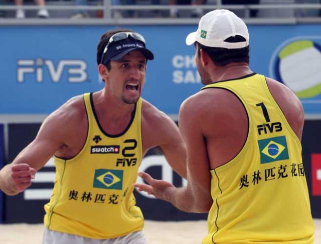 Brasileiros fazem final do vôlei de praia na China Divulgação FIVB / Brasileiros fazem final do vôlei de praia na China Divulgação FIVB /