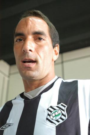 Edmundo tem carteira de motorista cassada por dois anos, diz jornal Daniel Conzi, Mai 05/ Edmundo tem carteira de motorista cassada por dois anos, diz jornal Daniel Conzi, Mai 05/