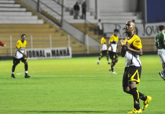 Criciúma vence Metropolitano e segue 100% na Copa SC Ulisses Job/ Criciúma vence Metropolitano e segue 100% na Copa SC Ulisses Job/