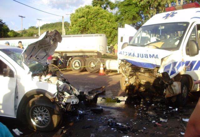 Acidente na RS-404 deixa pelo menos dois mortos e nove feridos Divulgação/ Acidente na RS-404 deixa pelo menos dois mortos e nove feridos Divulgação/