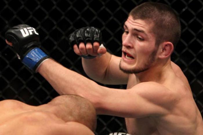 Nurmagomedov e Tony Ferguson disputam cinturão interino no UFC 209