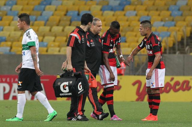 Flamengo deve ter cinco desfalques para enfrentar o Grêmio no sábado