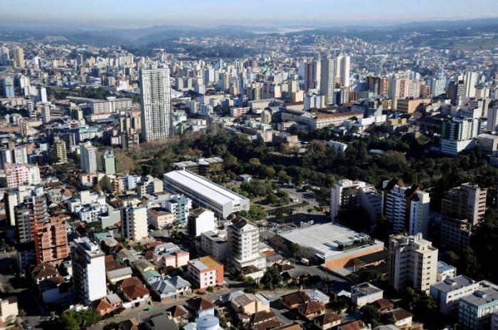 Luiz Chaves / divulgação, banco de dados