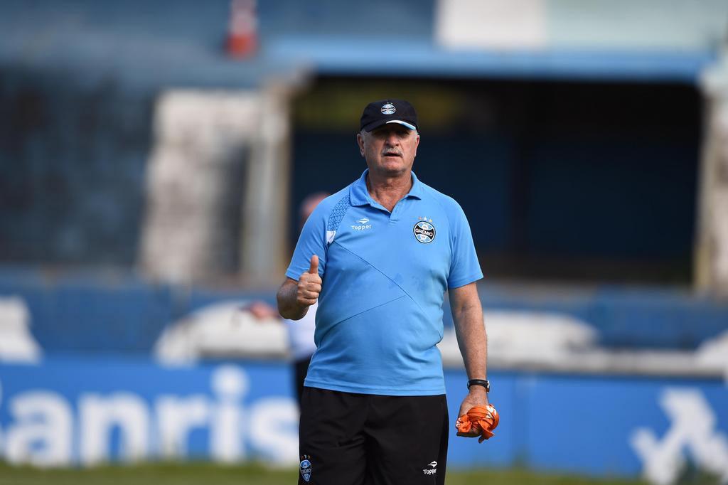 Luiz Zini Pires: toda a esperança de 2015 está nas mãos de Felipão