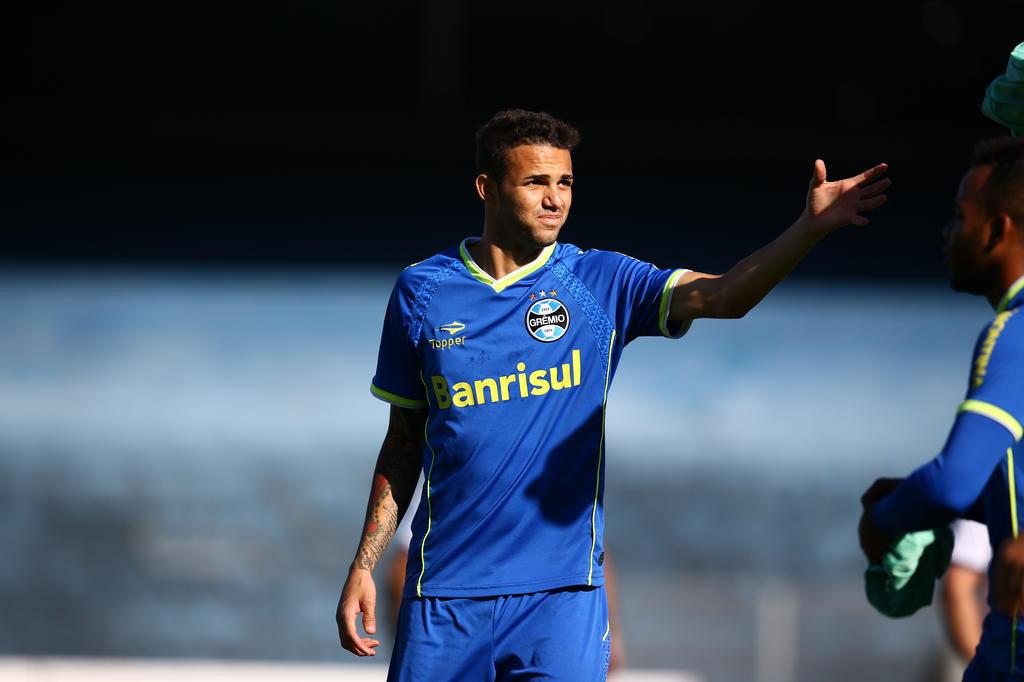 Luiz Zini Pires: Grêmio quer vender, arrecadar mais R$ 30 milhões e contratar