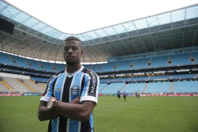 Júnior diz que Grêmio ainda busca identidade