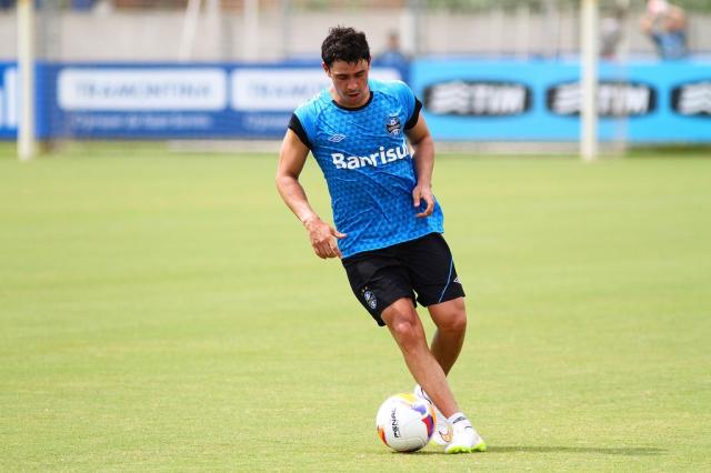 Giuliano começa treinos físicos e deve voltar contra o Juventude