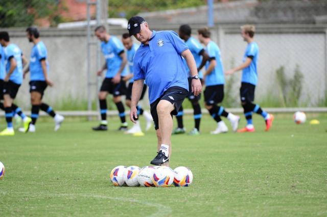 Além de Maicon, Felipão espera mais uma contratação para fechar grupo do Grêmio