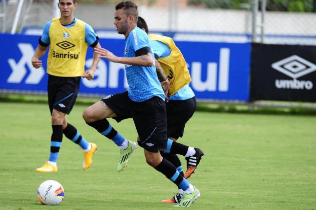 Com Giuliano e Luan, Grêmio recebe o Caxias para retomar vitórias na Arena