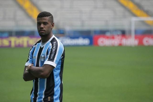 Diogo Olivier: entenda o sumiço do lateral Júnior do Grêmio