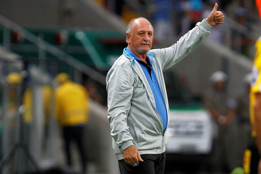 Com retornos e desfalques, Felipão mantém base da equipe do Grêmio
