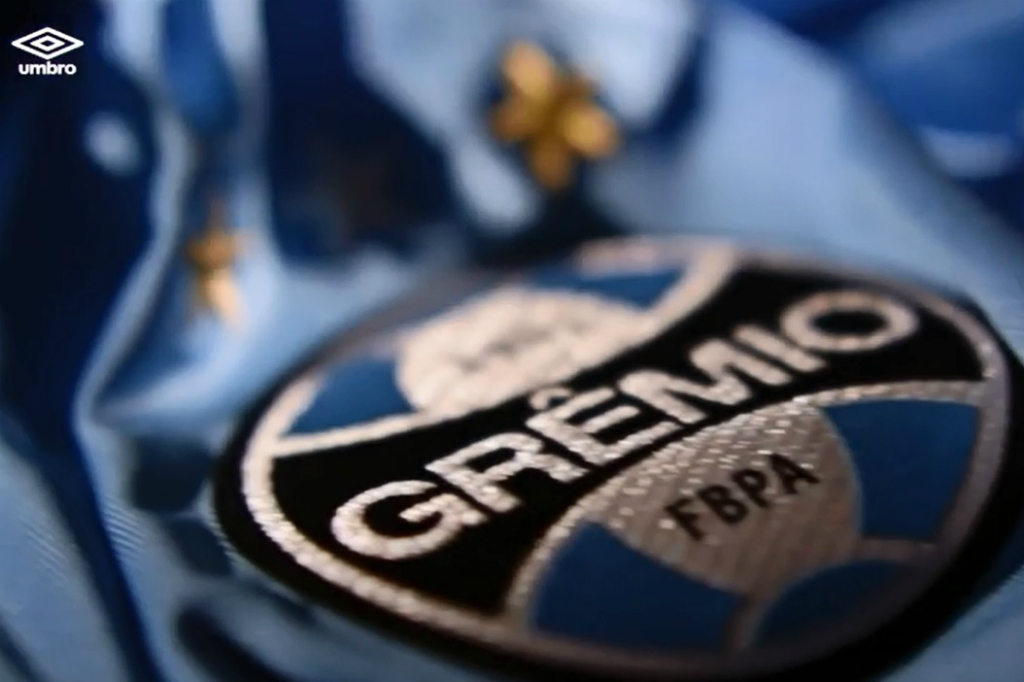 O que pode mudar nos logos da camisa do Grêmio