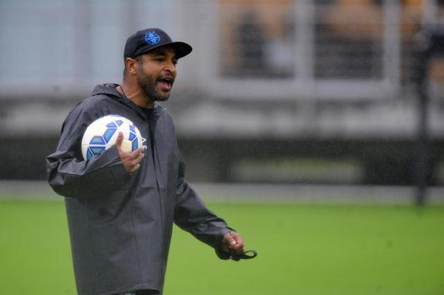 Grêmio conta com reforços contra Flu, mas não terá Roger