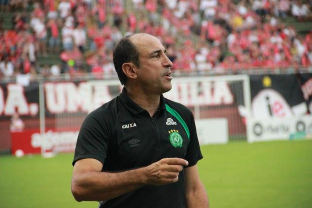 Vamos propor o jogo contra o Grêmio, diz técnico da Chape