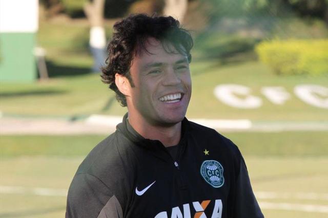 Por multa, dívida do Grêmio com Kleber Gladiador sobe para R 8,8 milhões e clube recorrerá