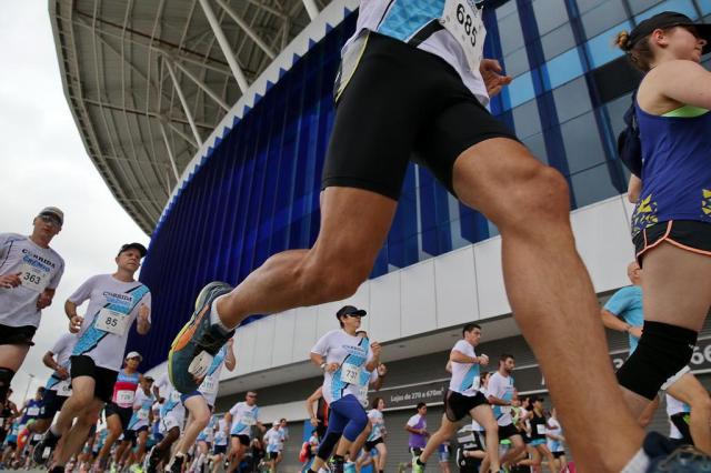 Corrida do Grêmio reúne centenas de torcedores em Porto Alegre