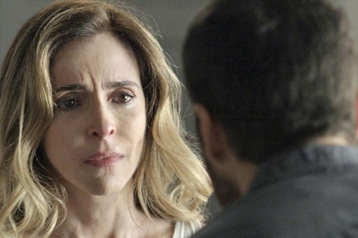 Deborah Evelyn sobre 'A Regra do Jogo': 'Chego um trapo em casa' - Com TV