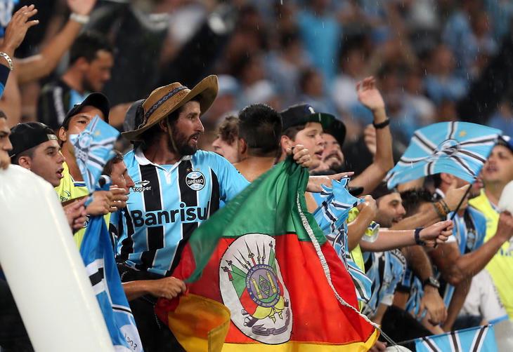 Torcida gremista faz a festa na Arena