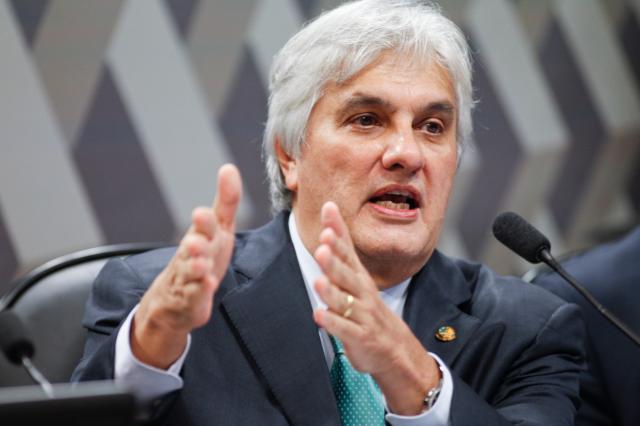 "Por muito menos, eu fui preso", diz Delcídio Amaral sobre Romero Jucá Divulgação/Agência Senado