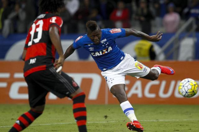 Herói do Flamengo, zagueiro Réver alfineta Cruzeiro: Mais uma vez ajudei a calar o Mineirão