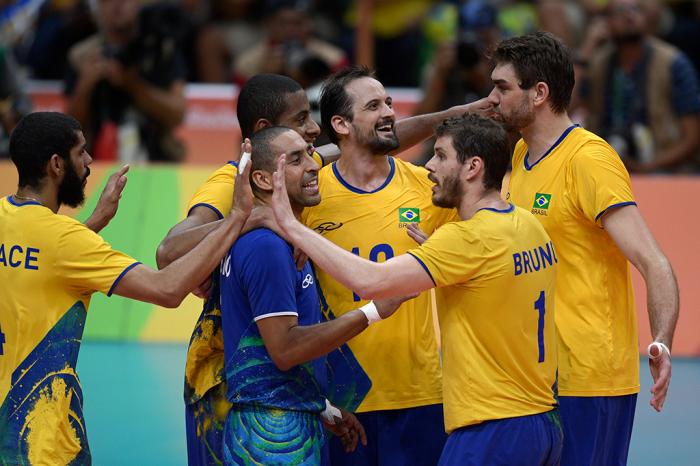 Atual campeão olímpico em quadra, vôlei masculino da Rússia poderá jogar o  Rio 2016 - Jogos 2016