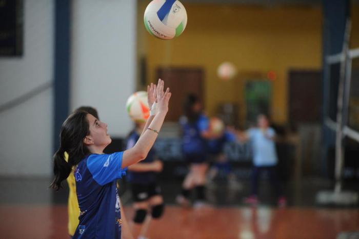 Vôlei Nova Petrópolis perde uma e ganha outra no Estadual infantil