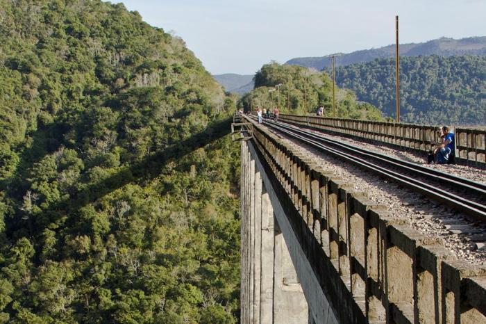 Pista Para Carrinhos Grande Cidade Viaduto Trilhos