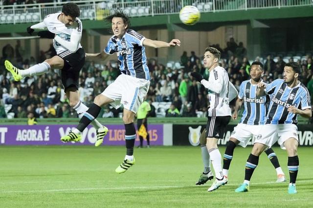 Vice de futebol do Grêmio mantém esperança de título: Ficou difícil, mas não impossível