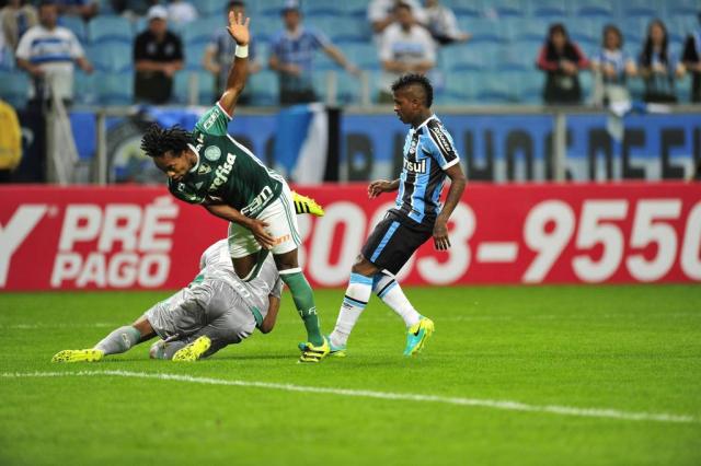 Leonardo Oliveira: Grêmio luta pela última vaga no G-4