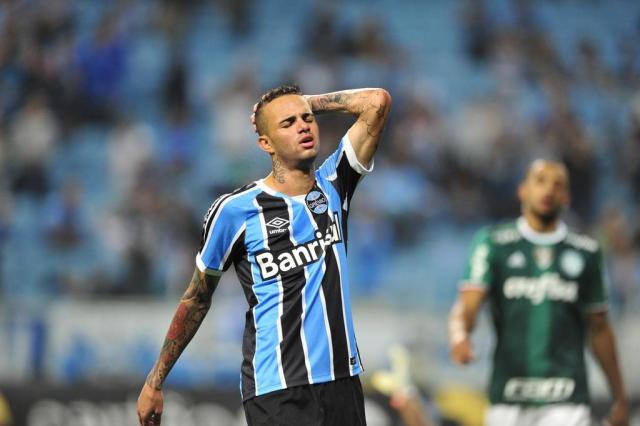 Jogadores gremistas lamentam oportunidades perdidas: Faltou o último arremate