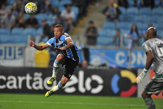 Romildo Bolzan enaltece trabalho de Roger e garante: Eu acredito no elenco do Grêmio