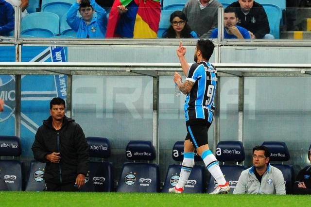 Grêmio aplica multa e Henrique Almeida pede desculpas públicas
