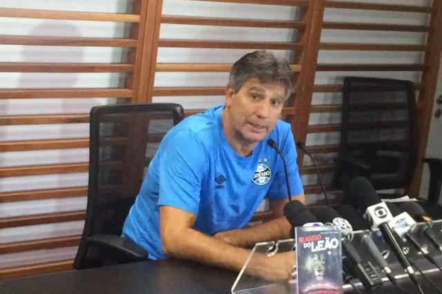 Renato comemora atuação contra o Vitória: "Não demos chance ao adversário"
