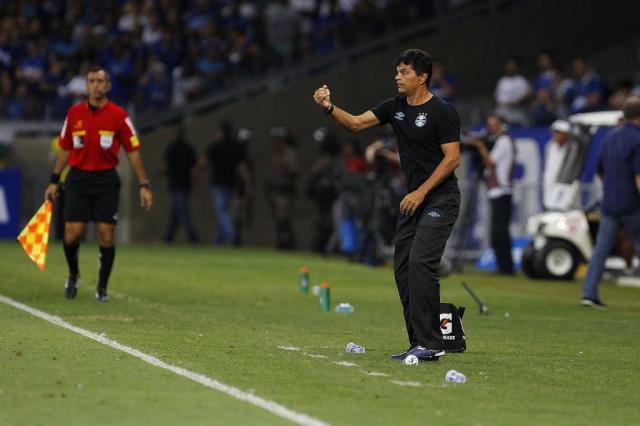 Técnico interino do Grêmio elogia vitória sobre o Cruzeiro: Quase à perfeição