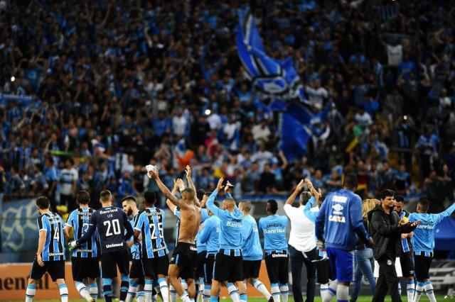 Com premiação de título da Copa do Brasil acertada, Romildo defende foco no Brasileirão