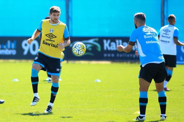 Jogadores do Grêmio dizem que ainda não é hora de pensar no Atlético-MG