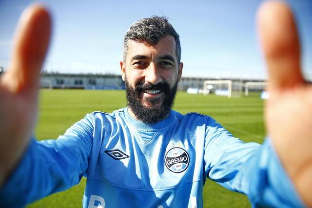 Prints que mostram que Douglas é o jogador mais zoeiro do Twitter